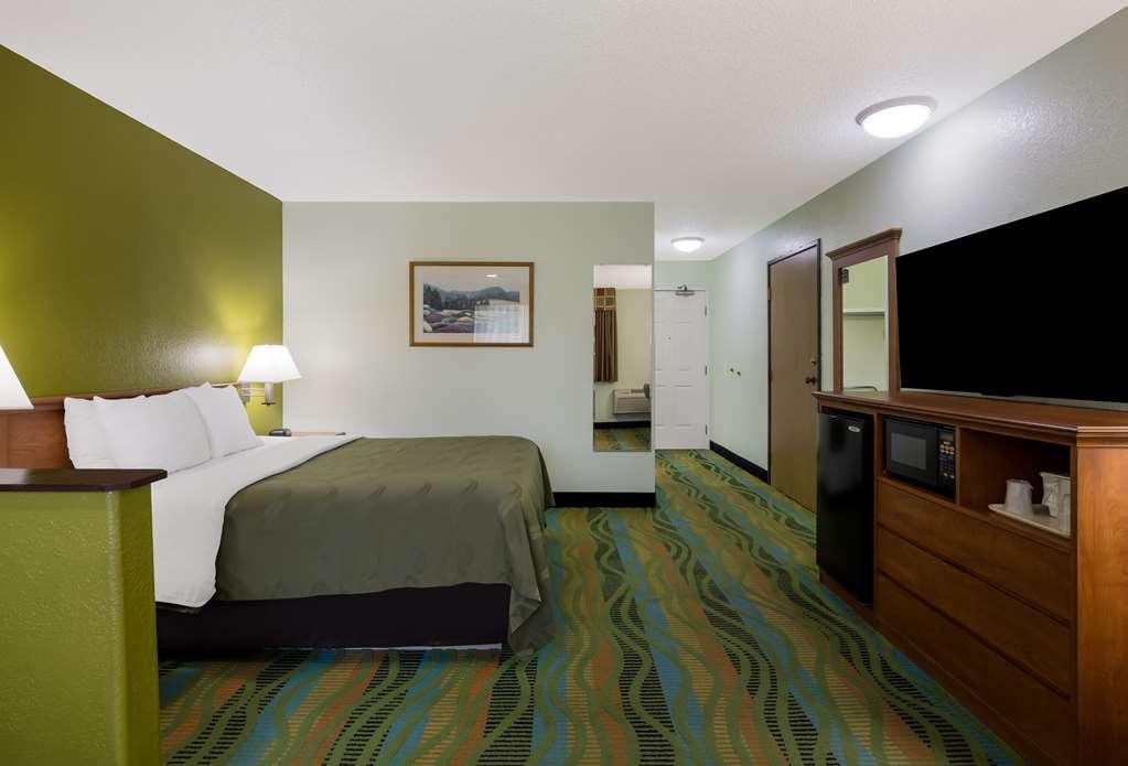 Quality Inn & Suites Medford Airport חדר תמונה