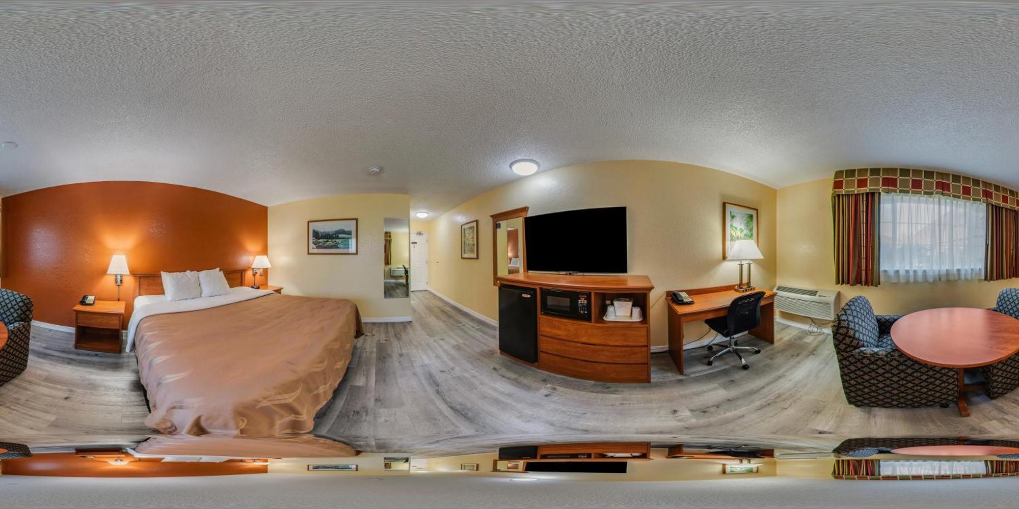 Quality Inn & Suites Medford Airport מראה חיצוני תמונה